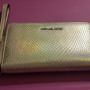Michael  Kors  Wrislet